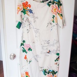 White Floral Form-Fitting Midi Dress w/ sleeve